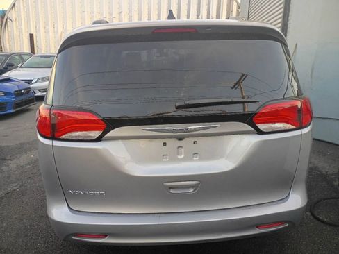 Used 2021 Chrysler Voyager Lxi image 5