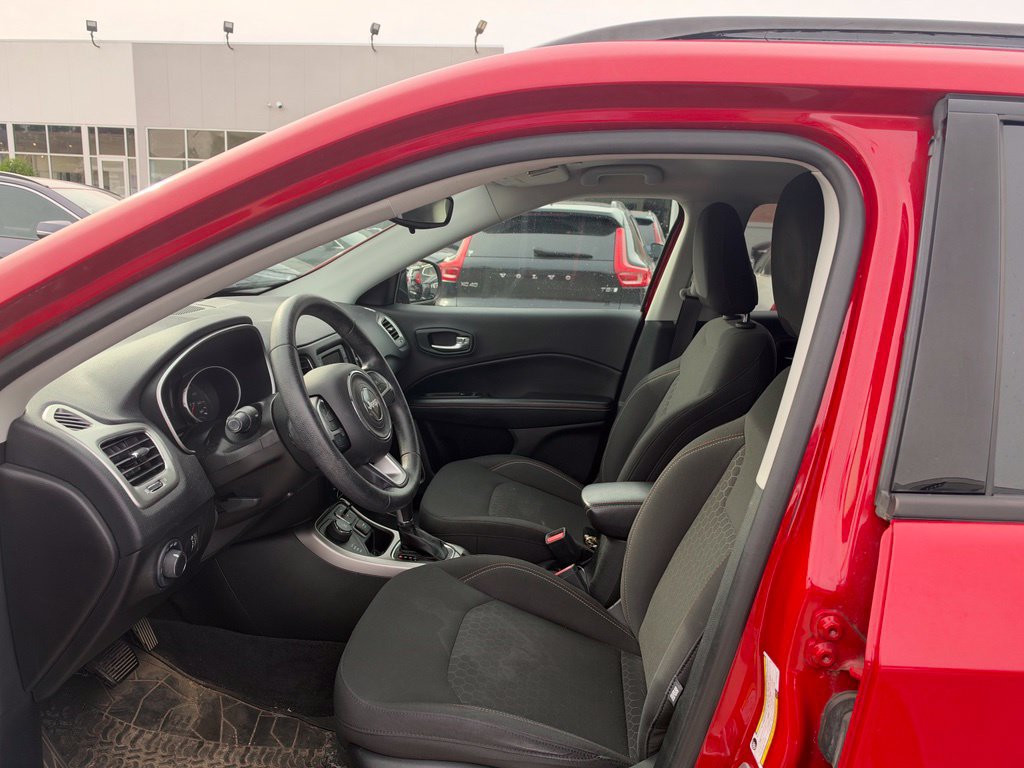 Used 2018 Jeep Compass Sport AWD/4WD image 10