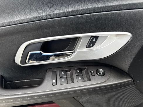 Used 2017 Chevrolet Equinox LS FWD image 9