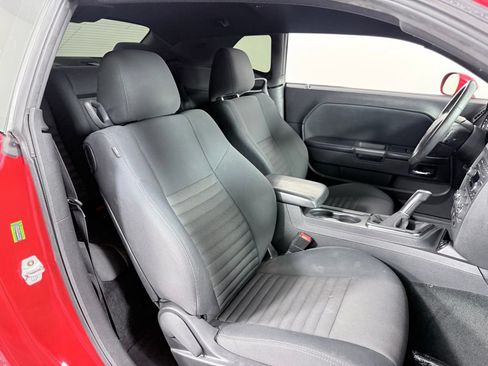 Used 2014 Dodge Challenger R/T RWD image 12