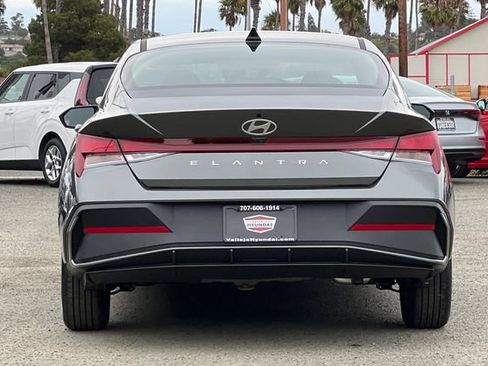 New 2026 Hyundai Elantra SE FWD image 7