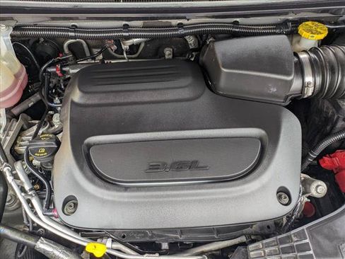 Used 2025 Chrysler Pacifica Select FWD image 22