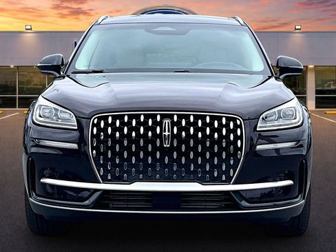 Used 2023 Lincoln Corsair Reserve w/ Equipment Group 202A AWD/4WD image 3
