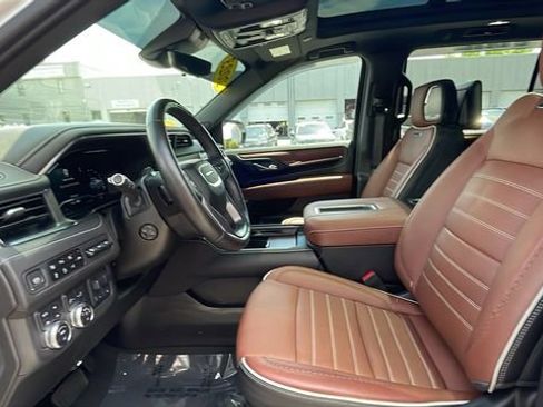 Certified 2023 GMC Yukon XL Denali Ultimate AWD/4WD image 9