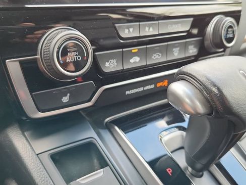 Used 2019 Honda CR-V Touring image 12