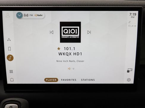 Used 2023 Land Rover Defender 110 75th Limited Edition image 10