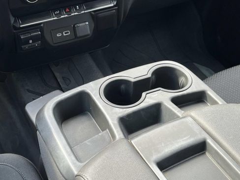 Used 2023 Chevrolet Silverado 2500 Custom w/ Custom Value Package image 15