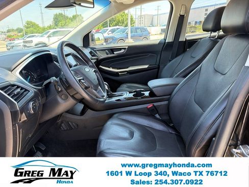 Used 2018 Ford Edge Titanium w/ Equipment Group 301A FWD image 12