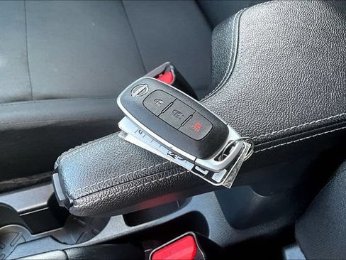 Used 2025 Nissan Kicks Play S FWD image 31