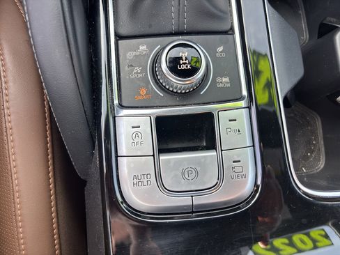 Used 2022 Kia Telluride SX w/ SX Prestige Package image 16