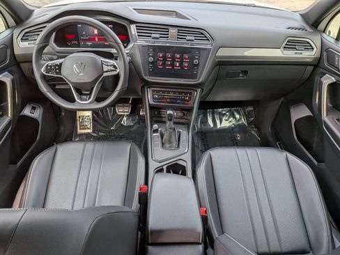 Used 2022 Volkswagen Tiguan SE R-Line FWD image 5