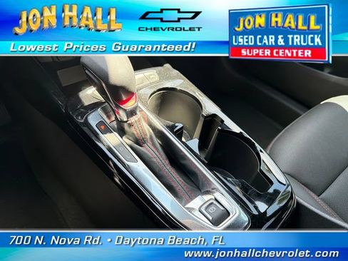 Used 2025 Chevrolet Trax RS FWD image 27
