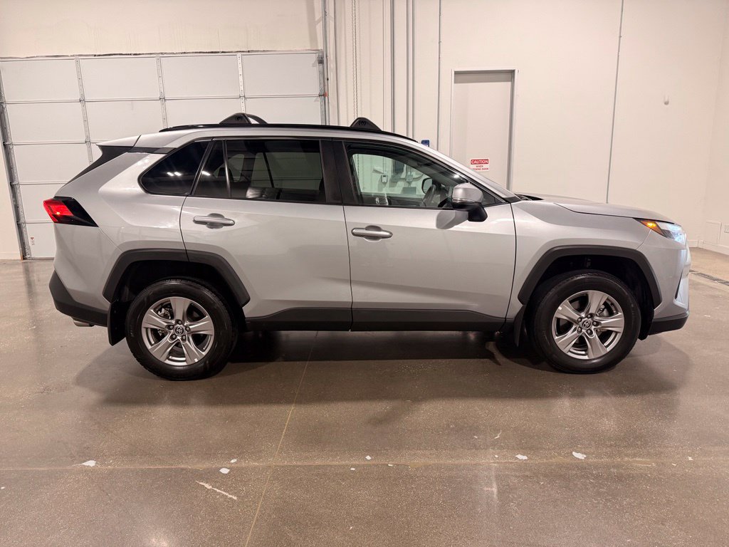 Used 2023 Toyota RAV4 XLE w/ Convenience Package FWD image 4