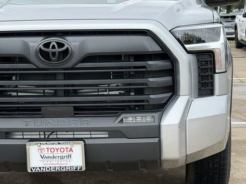 Used 2024 Toyota Tundra SR5 w/ SR5 Premium Package AWD/4WD image 8