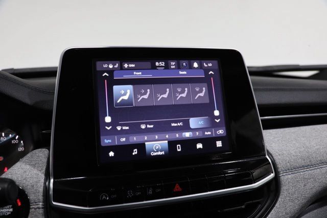 Used 2025 Jeep Compass Latitude w/ Sun & Sound Group AWD/4WD image 26