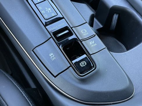 Used 2023 Toyota Crown XLE image 41