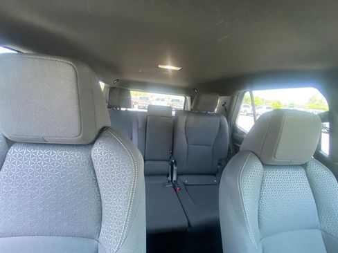 Used 2025 Toyota 4Runner SR5 AWD/4WD image 29