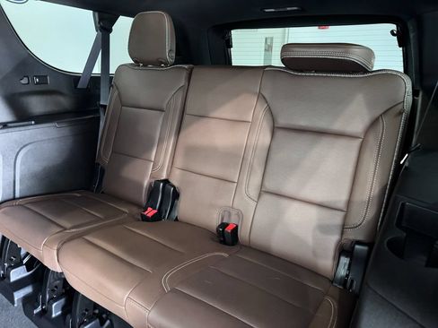 Certified 2024 Chevrolet Suburban High Country w/ Premium Package AWD/4WD image 16