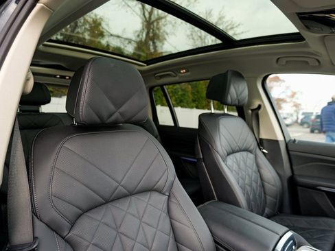 Used 2024 BMW X7 xDrive40i image 44