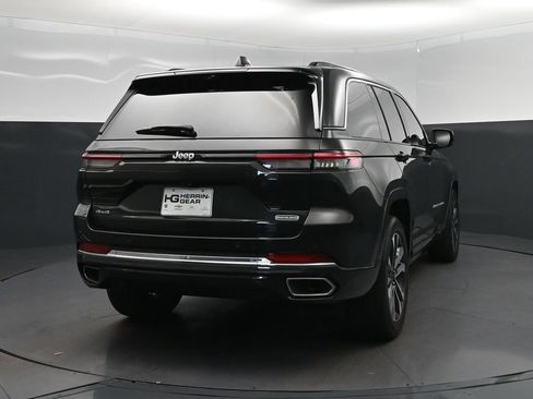 Used 2024 Jeep Grand Cherokee Overland w/ Luxury Tech Group IV AWD/4WD image 7