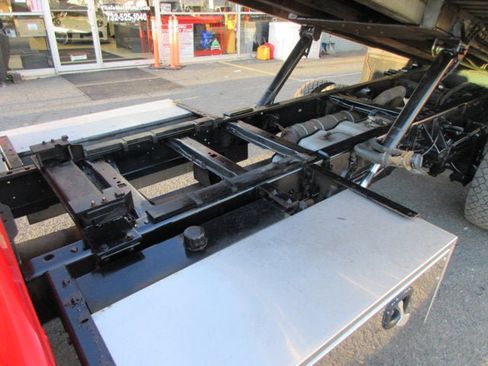 Used 2016 Ford F550 4x4 Regular Cab Super Duty image 8
