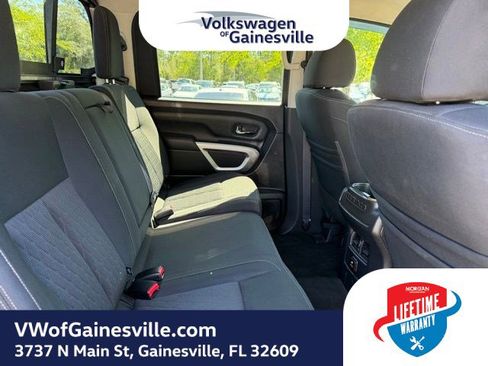 Used 2018 Nissan Titan SV w/ SV Convenience Package AWD/4WD image 8