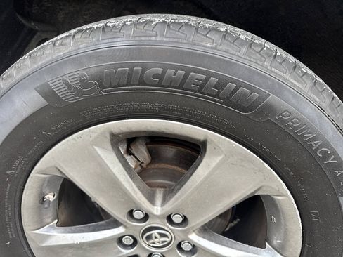 Used 2015 Toyota RAV4 XLE AWD/4WD image 7