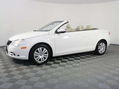 Used 2010 Volkswagen Eos Komfort image 2