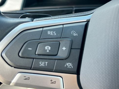 Used 2026 Volkswagen Atlas Cross Sport SE FWD image 29
