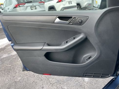 Used 2016 Volkswagen Jetta S image 47