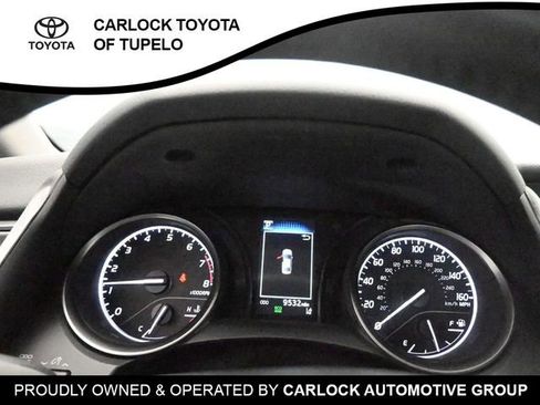 Used 2022 Toyota Camry SE FWD image 16