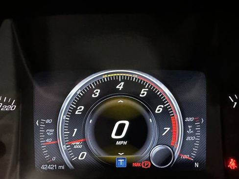 Used 2015 Chevrolet Corvette Z06 w/ 3LZ Preferred Equipment Group RWD image 31