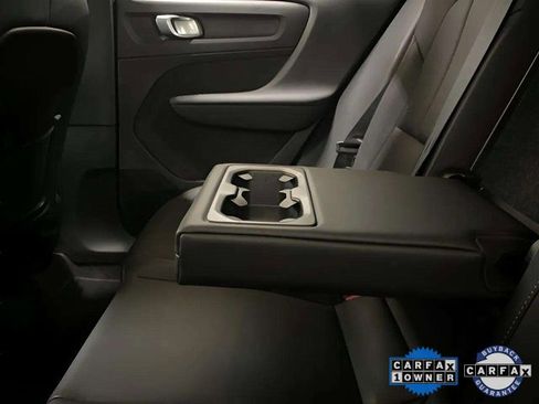 Used 2025 Volvo XC40 B5 Core image 74