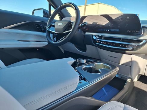 New 2026 Cadillac Lyriq Luxury image 26