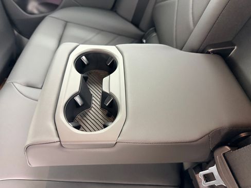 New 2026 BMW 550e xDrive AWD/4WD image 21