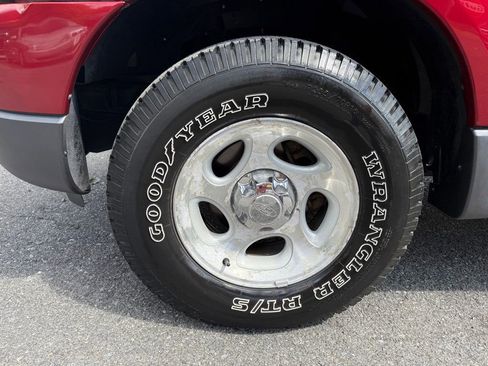 Used 2003 Ford Explorer Sport Trac XLT image 12