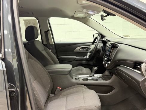 Used 2018 Chevrolet Traverse LT FWD image 36