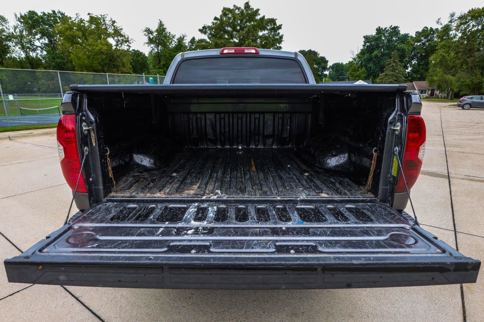 Used 2017 Toyota Tundra SR5 RWD image 19
