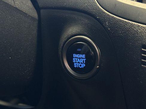 Used 2015 Hyundai Genesis 3.8 RWD image 21