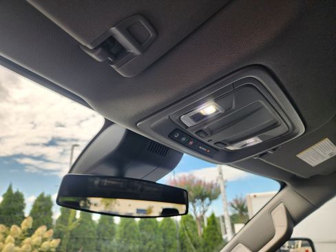 Used 2024 Chevrolet Silverado 2500 LT image 36