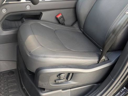 New 2026 Land Rover Defender 110 S image 4