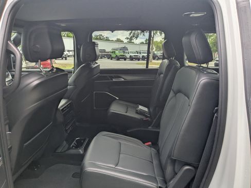 New 2026 Jeep Grand Wagoneer Limited image 12