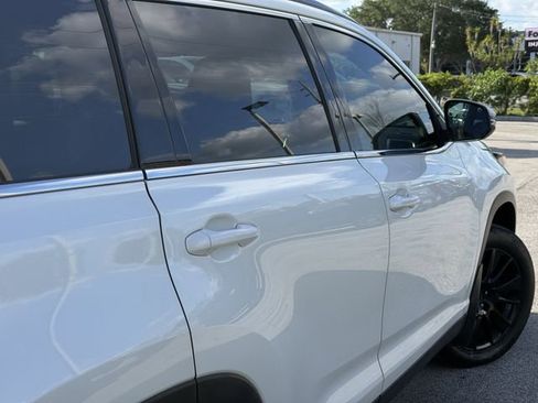 Used 2019 Toyota Highlander SE AWD/4WD image 8