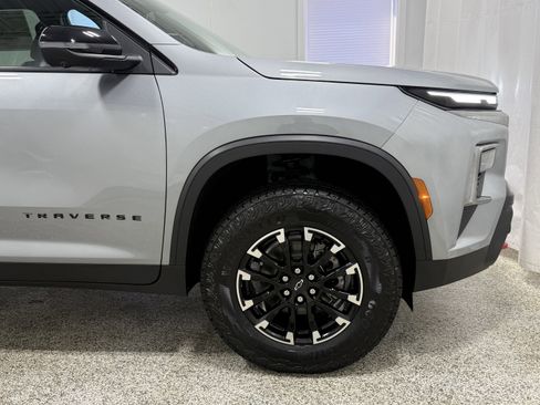 Used 2025 Chevrolet Traverse Z71 w/ Driver Confidence Package image 32