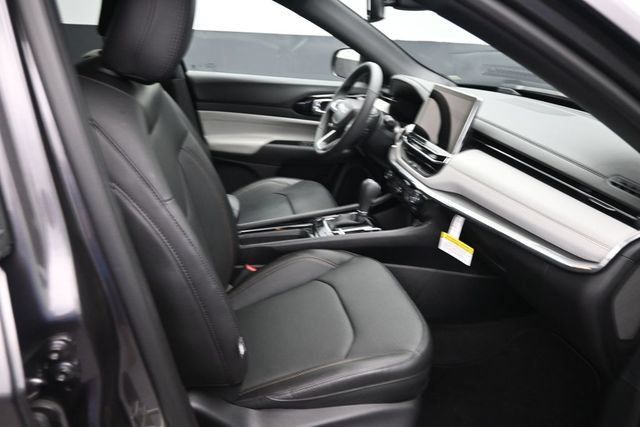 Used 2024 Jeep Compass Limited w/ Elite Group AWD/4WD image 10
