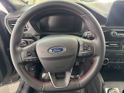 Used 2025 Ford Escape ST-Line image 31