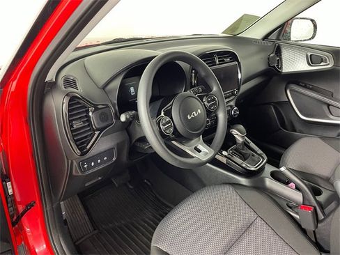 Certified 2023 Kia Soul S image 3