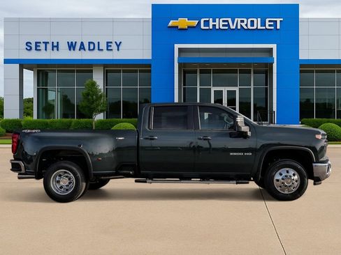 New 2026 Chevrolet Silverado 3500 LT image 8