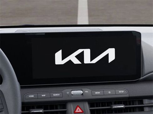 Certified 2025 Kia K4 FWD image 20