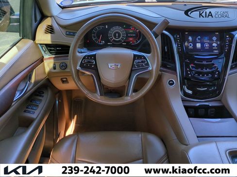 Used 2016 Cadillac Escalade Platinum image 17